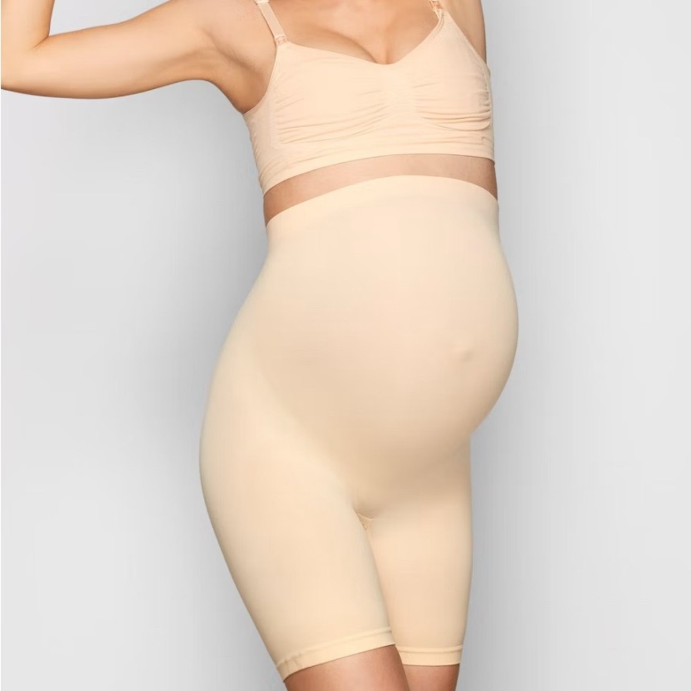 SKIMS MATERNITY Sculpting Short Mid Thigh S/M NEW